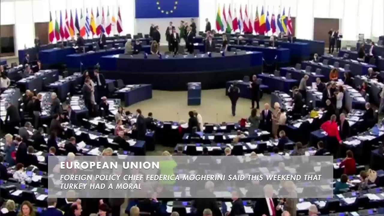 Syria refugee camps set up as Turkey limits entries