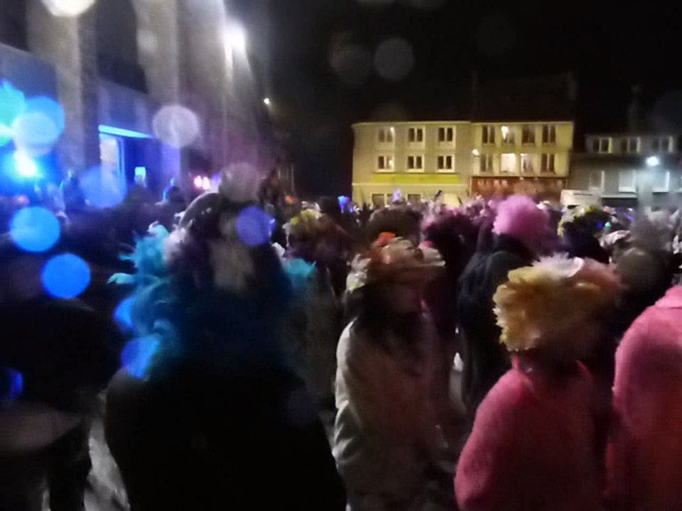 Le Portel : "L'Hymne à Jean Bart" entonné par les carnavaleux malgré la pluie et le vent