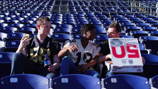 Ils jouent au rugby à 4260 mètres d'altitude, en chute libre !