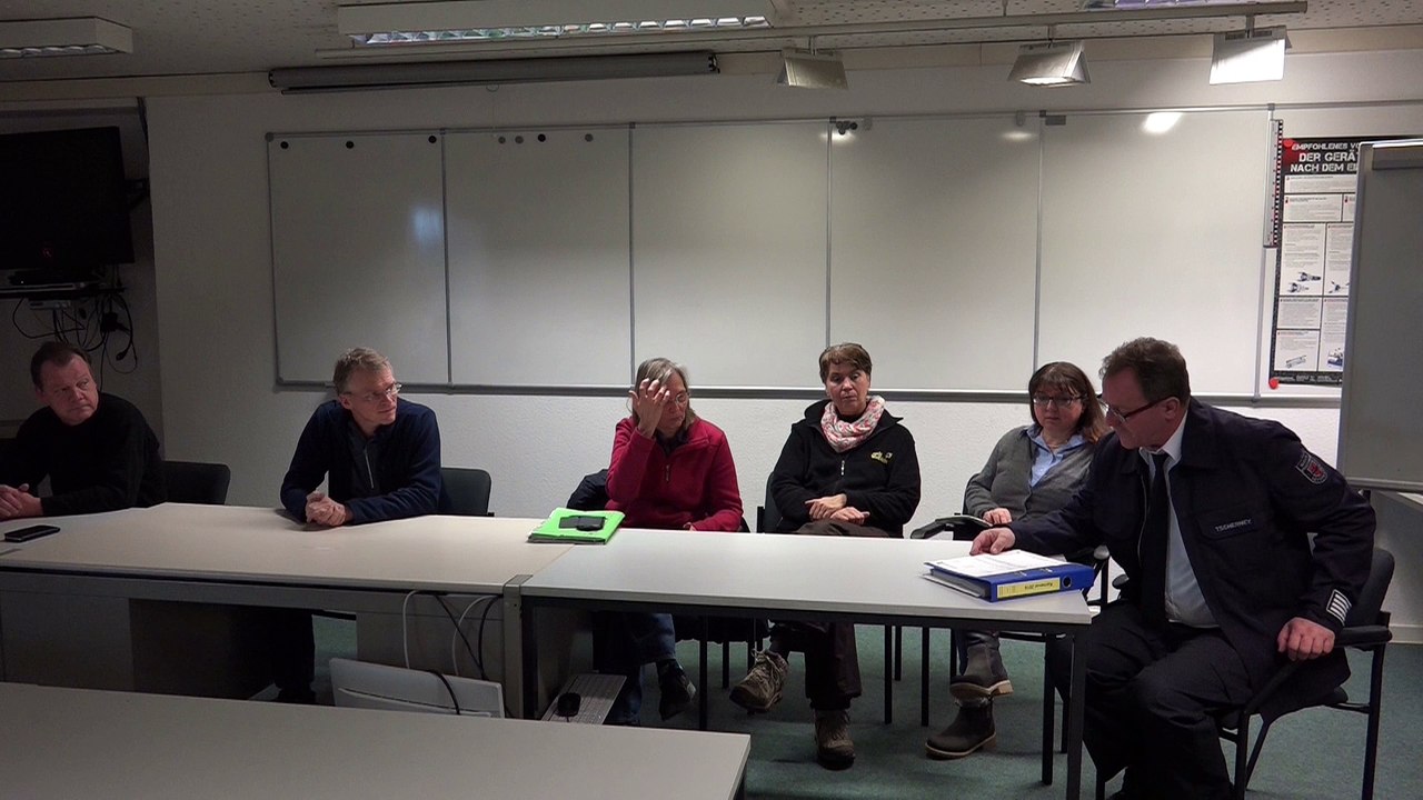 Leverkusen-Opladen: Rosenmontagszug abgesagt (08.02.2016)