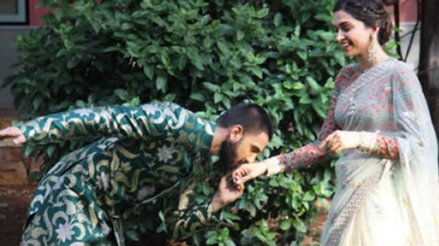 Ranveer Singh PROPOSES To Deepika Padukone
