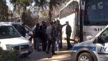 Antalya Şoför İhbar Etti, Otobüsteki 20 Kaçak Yakalandı