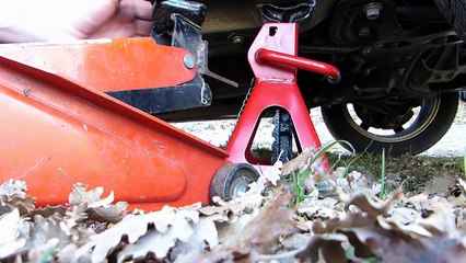 Comment démonter une roue et lever une voiture