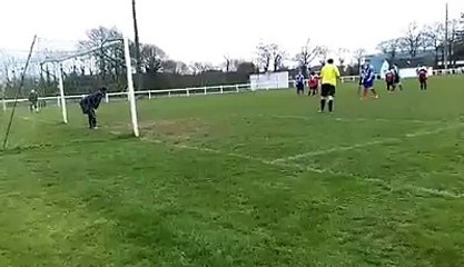 Guilliers - Loyat (Le penalty repoussé par Momo)