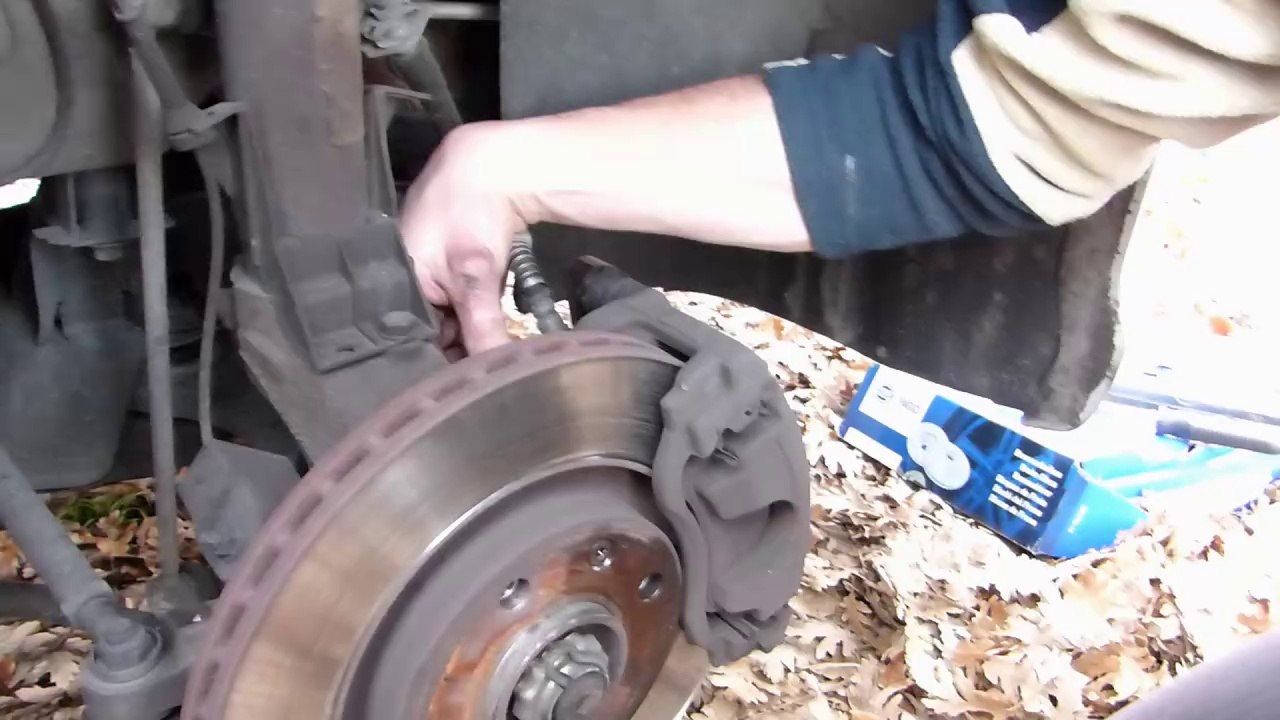 Peugeot 206 1.6i et 2.0 hdi : Comment changer les freins avant