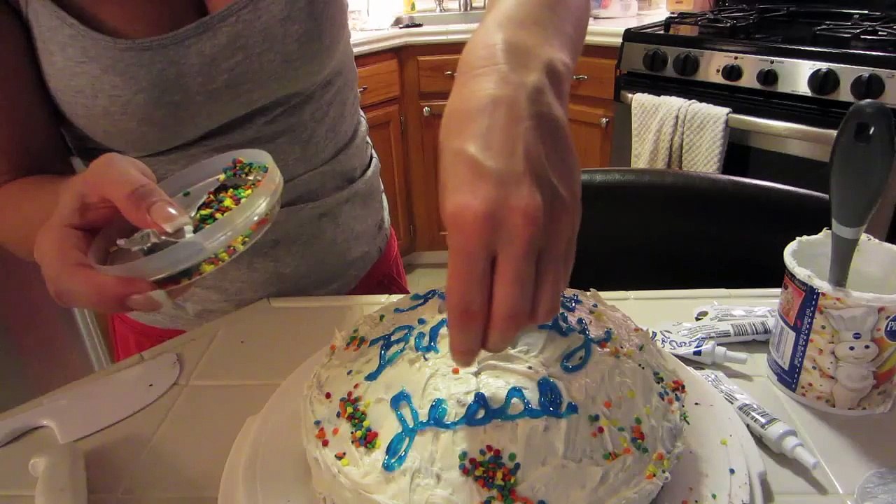 BALLOON CAKE PRANK