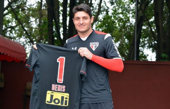 Prestes a completar 100 jogos pelo São Paulo, Denis lembra das palavras de Ceni e revela se vai bater faltas