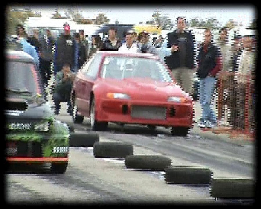 Honda Civic Red Rocket Turbo [10.6@142] Vs. Fiat 126 P [Drag Polski]