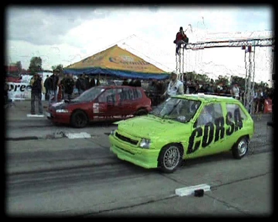 Honda Civic VTI Vs. Opel Corsa GSI Drag Race