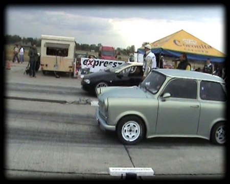 Trabant 1.4 Vs. Opel Tigra Drag Race