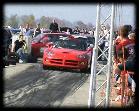 Dodge Viper 8.6 V10 [10.1@137] Vs. VW Polo 1.9 TDI Drag Race