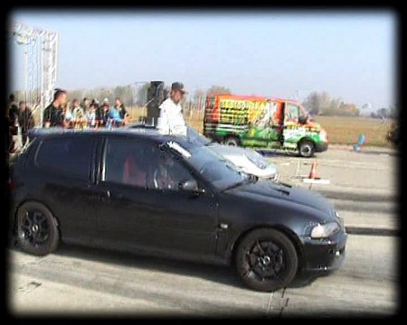 Honda Civic VTI Vs. Porsche 996 Turbo Drag Race