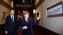 Merkel'den Erdoğan'a Hat Sanatı Sorusu: Siz de Yazabiliyor Musunuz