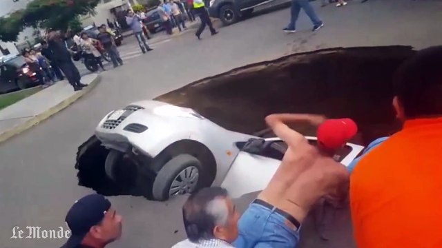 Pérou : un trou béant avale une voiture et ses occupants