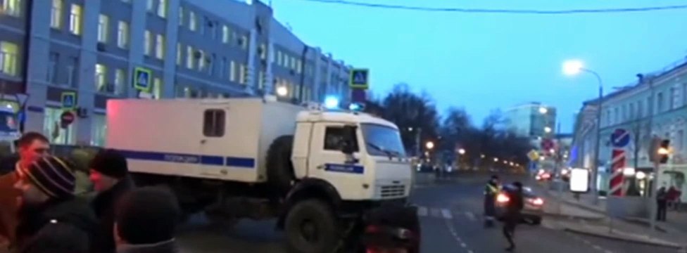 Валютные ипотечники перекрыли дорогу у здания Центробанка в Москве