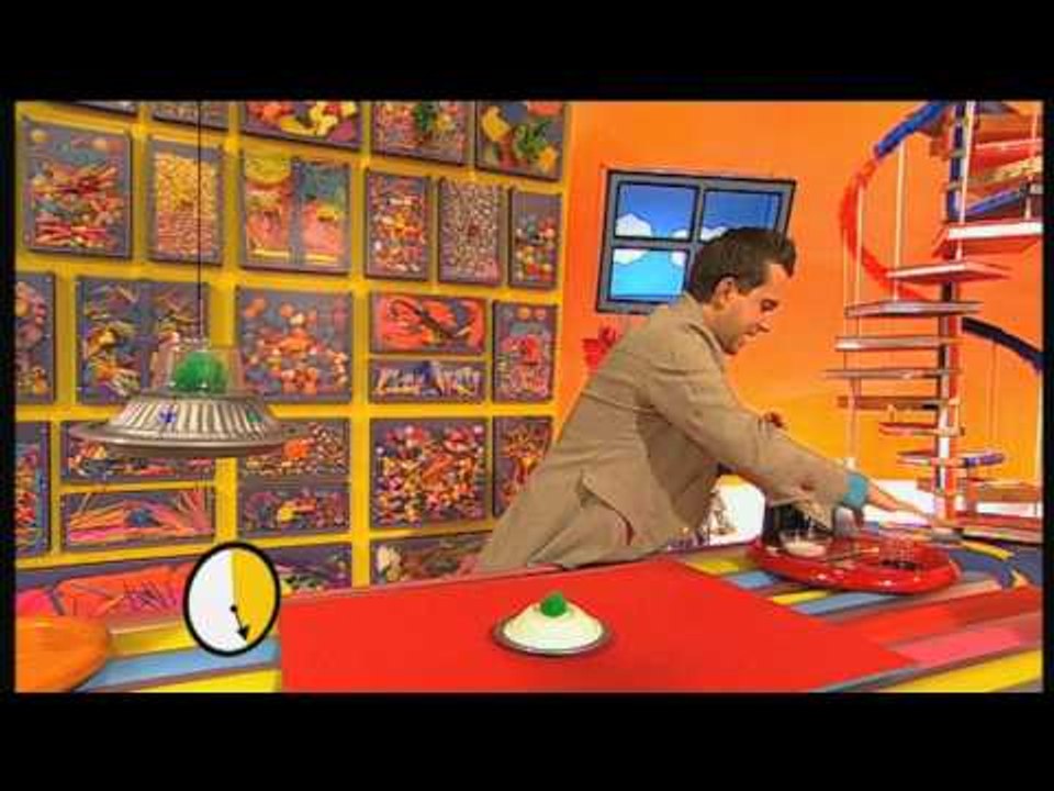 Mister Maker: How to Make a Flying Saucer