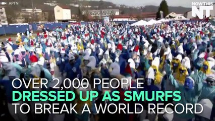 2,000 People Dress Up As Smurfs To Try & Break A World Record