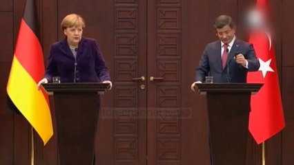 Mbyten 27 refugjatë, teksa Merkel viziton Ankaranë - Top Channel Albania - News - Lajme