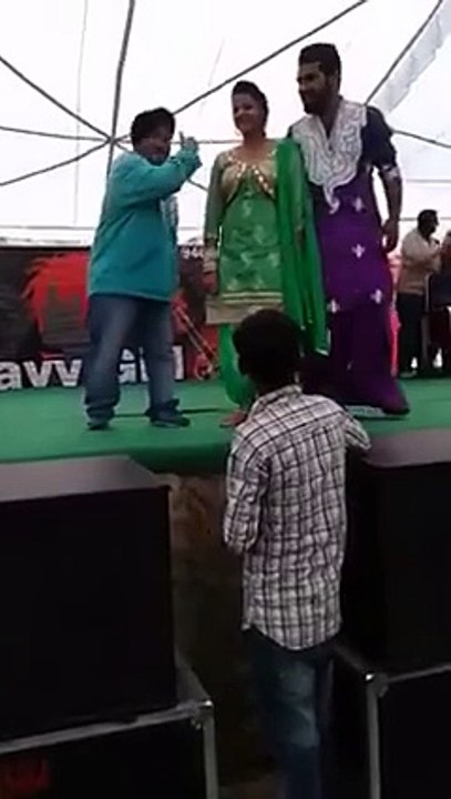 Desi Fight in Stage