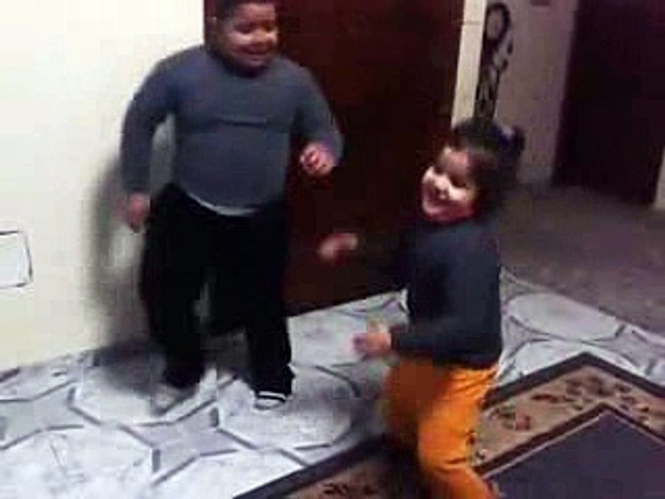 ‫المغاربة يبحثون عن صاحب هذا الفيدي‬