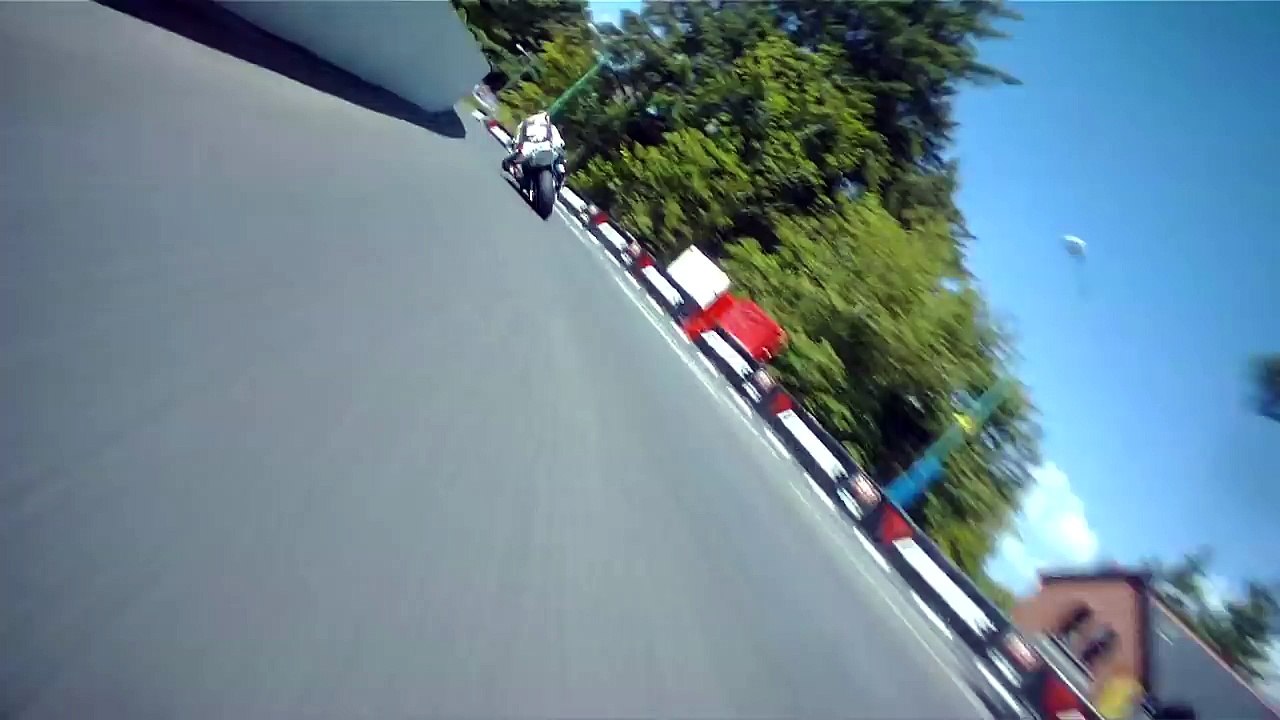 GUY MARTIN vs MICHAEL DUNLOP @ 200mph! PURE ADRENALINE! On Bike POV Lap! Isle of Man TT RA