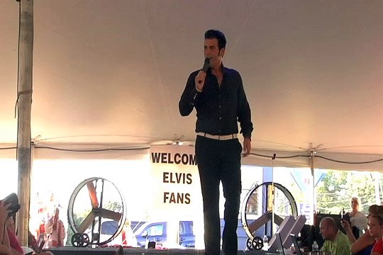 Franz Goovaerts sings 'If I Can Dream' Elvis Week 2010