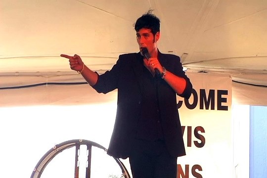 Franz Goovaerts sings 'Can't Help Falling In Love' Elvis Week 2010