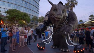 The Giant Creature vs. Angry Dogs Live from San Diego Comic-Con 2014-WIRED