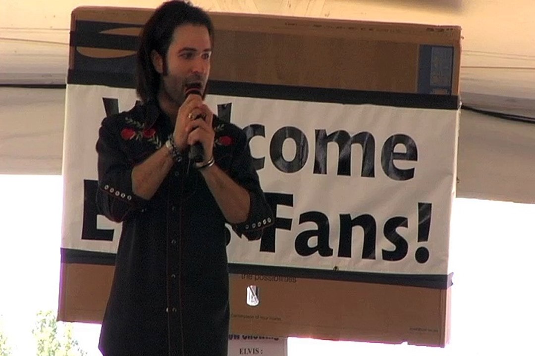 Ted Torres sings 'That's All Right' Elvis Week 2007