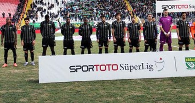 Manisa 19 Mayıs Stadı'nın Zemini İçler Acısı Halde