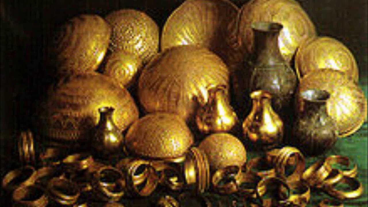 Des parents organisent une chasse au trésor pour le fillette de 6 ans... Carte au trésor et pièce secrète