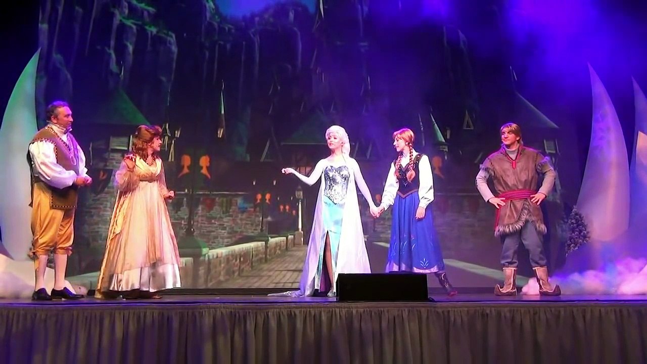 Anna, Elsa & Kristoff "Let it Go" at Disneys FROZEN Sing Along Show Finale - Summer Fun, Front Row