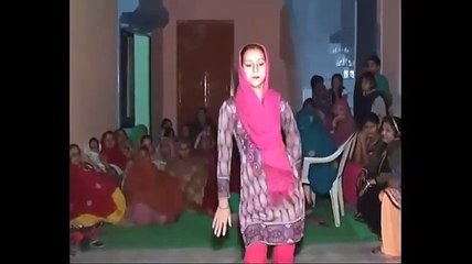 HOT INDIAN GIRL DANCE AT MARRIAGE.