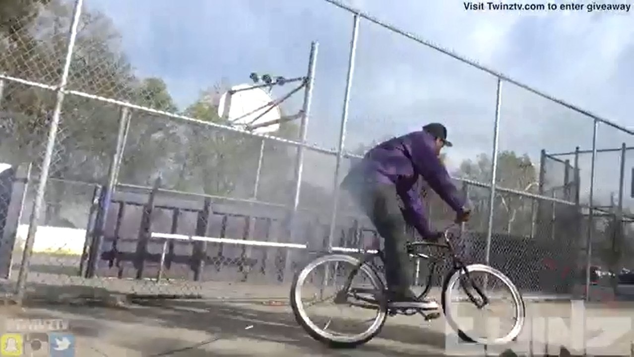 EXPLODING AIRBAG BAIT BIKE PRANK!! video Dailymotion