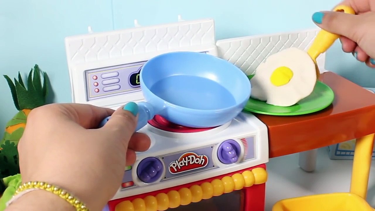 Play Doh Meal Makin Kitchen Playset Play Dough Mini Kitchen Chef Cocinita de Juguete Toy Videos
