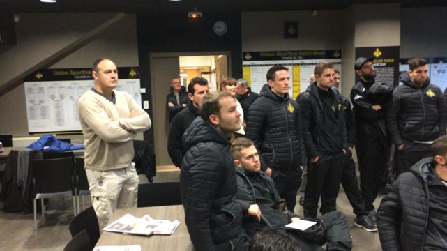 Les joueurs de l'US Saint-Malo juste avant leur départ pour Guingamp