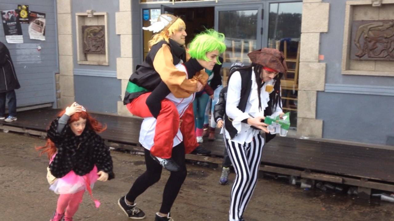 Gras : folle ambiance à la course inter-bars