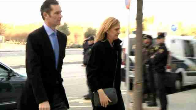 La infanta y Urdangarin llegan al edificio donde continúa el juicio del caso Nóos