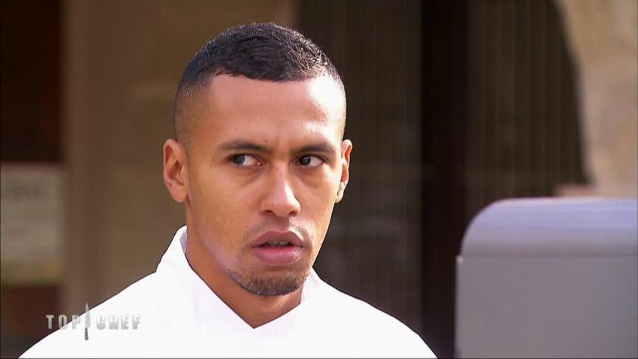 Wilfried à 2 doigts de s'énerver