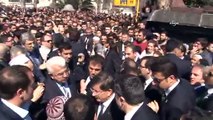 Davutoğlu şehit savcının cenazesinde protesto edildi