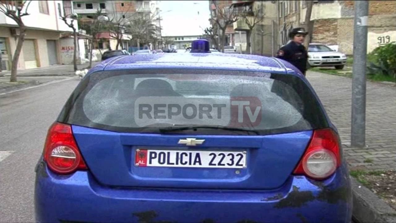 Report TV - Vlorë, qëlluan me kallashnikov në ajër, vihen në pranga dy të rinj