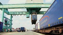 Cargo Beamer teaching trucks to use the railways
