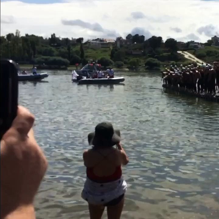Départ de l'étape n°1 de la coupe du monde marathon FINA/Hosa de natation 2016 (10km) à La Patagones Viedma