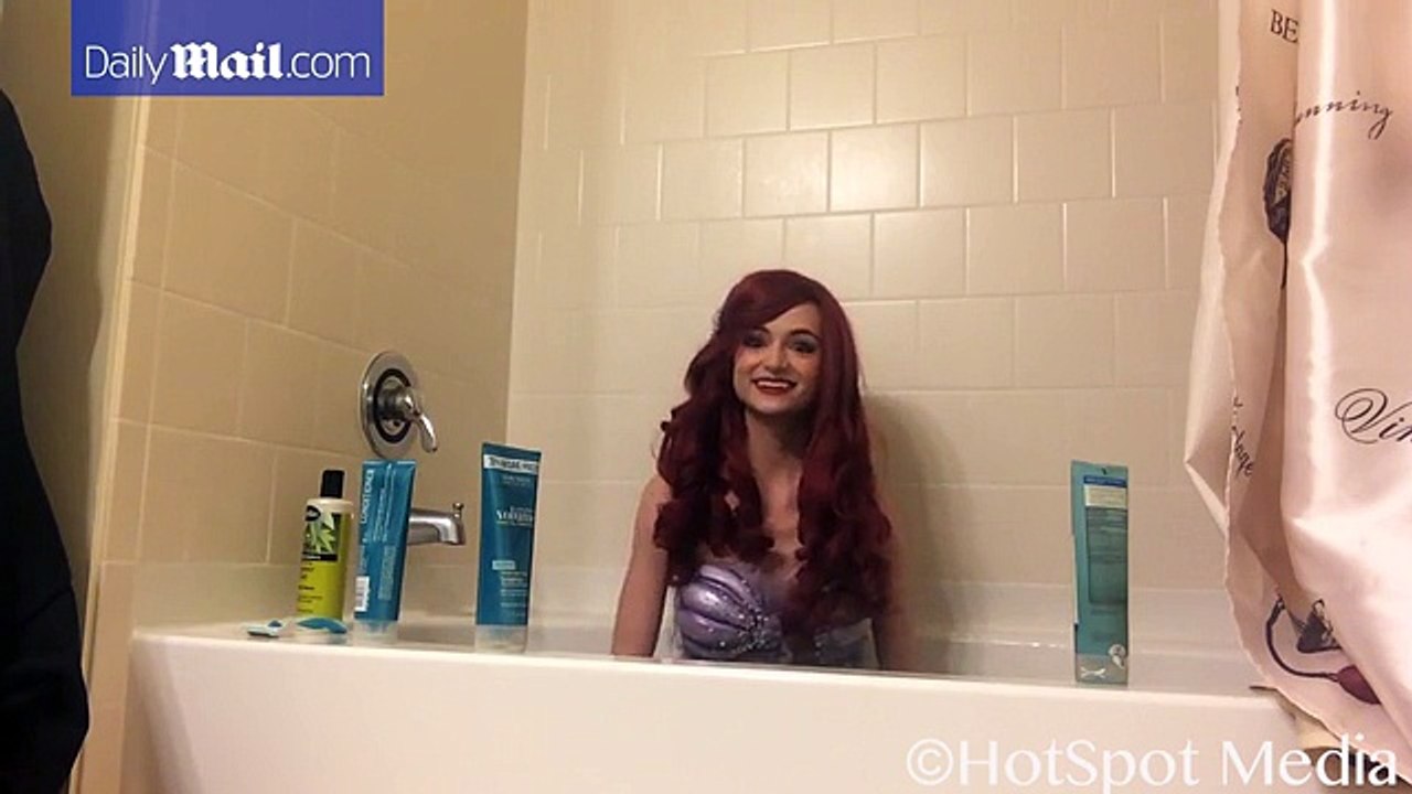Disney fan harnesses her inner 'Little Mermaid' in the tub _ Daily Mail Online