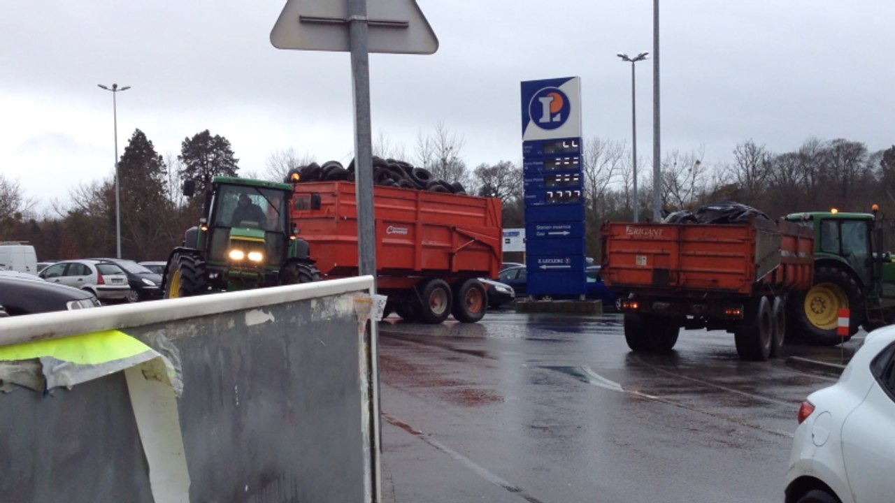 Visite des agriculteurs au Leclerc de Guingamp