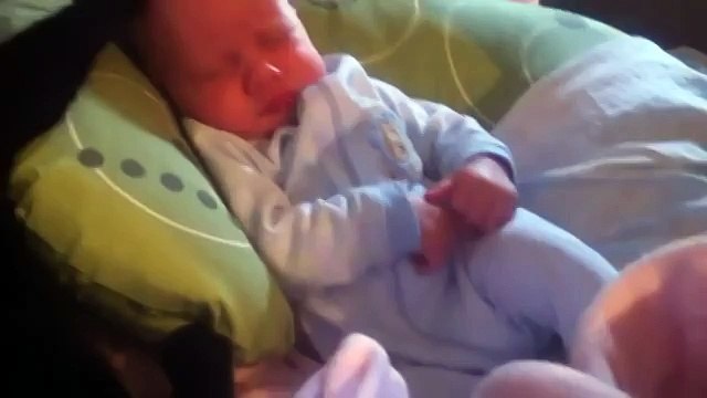 Ребёнок начал плакать. То, что сделал с ним этот чёрный котище, поразило