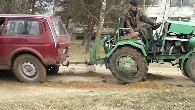 Кто сильнее- Автомобиль Нива 4х4 vs Минитрактор