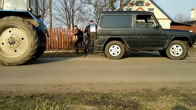 Кто сильнее- Джип Мерседес 4х4 vs МТЗ Беларус 82