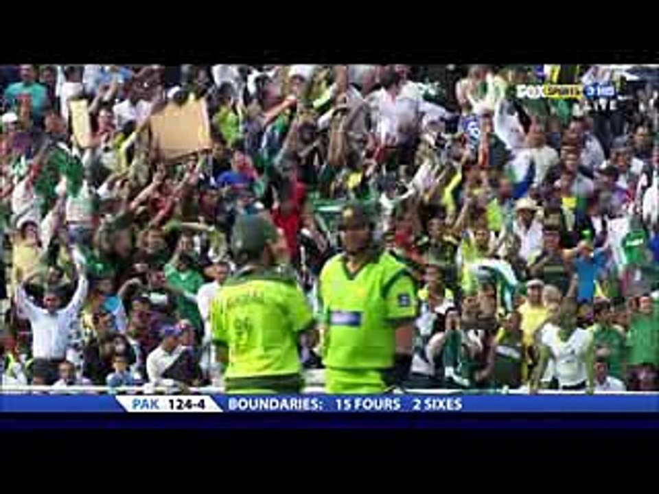 SHAHID AFRIDI presents - How to hit the World's Fastest Bowler out of the Ground - YouTube