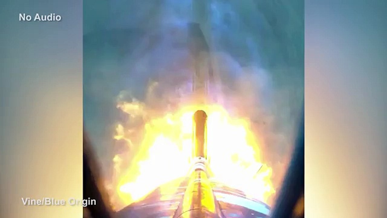 Watch as Jeff Bezos' Blue Origin rocket comes in for a landing _ Daily Mail Online